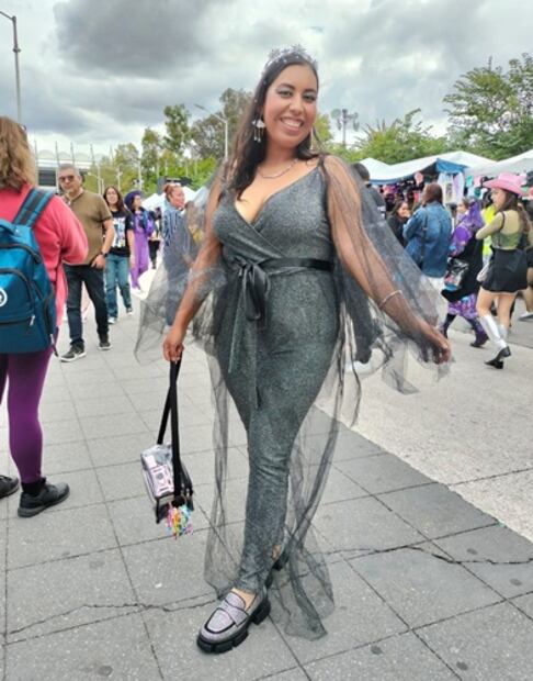 Priscila, originaria de Tijuana gastó cerca de 20 mil pesos para poder estar esta noche en el show. Foto: Araceli García/ EL UNIVERSAL