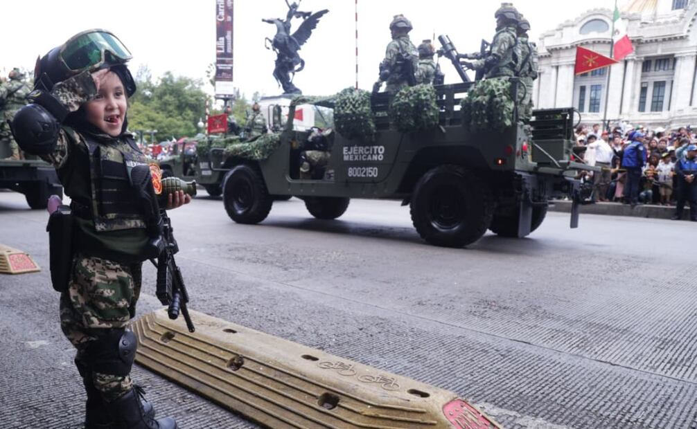 Niñas y jóvenes protagonizan Desfile Cívico Militar tras enaltecimiento de la mujer en las Fuerzas Armadas (16/09/25). Foto: Carlos Mejía/EL UNIVERSAL