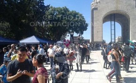 "Zombies" llegan al Monumento a la Revolución