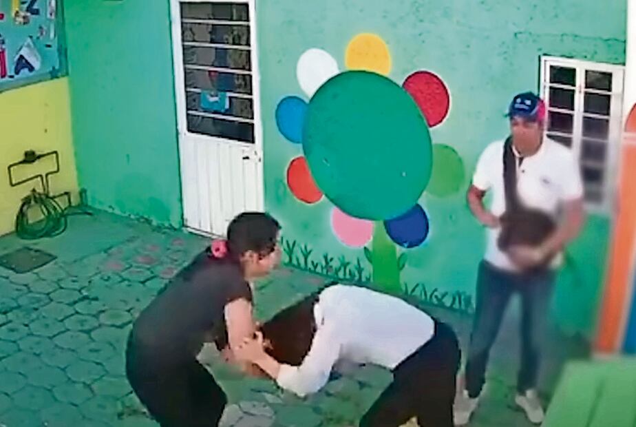 Entre llanto, padres agresores son procesados