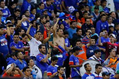 Disminuye asistencia al Azteca para ver al Cruz Azul