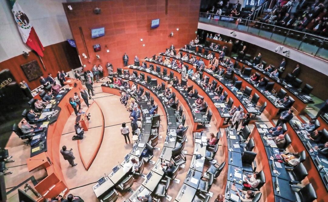 La oposición en el Senado indicó que el Presidente debe asumir el desempeño de cada comisionado de la CRE. Foto: DIEGO SIMÓN SÁNCHEZ. EL UNIVERSAL