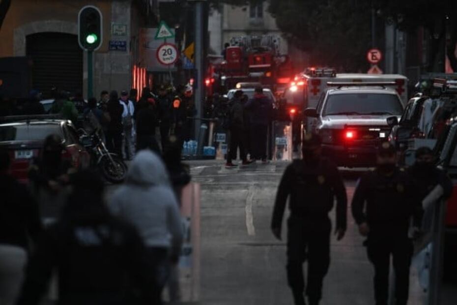 Las escenas del incendio en el puesto central de control del Metro, en calle Delicias
