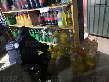 FGR decomisa más de 2 mil litros de hidrocarburo en "tiendita" de San Bartolo Tutotepec, Hidalgo; no se reportan detenidos