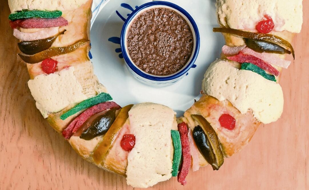The ‘Rosca de Reyes’ is a Mexican king’s cake pastry that is traditionally eaten on January 6