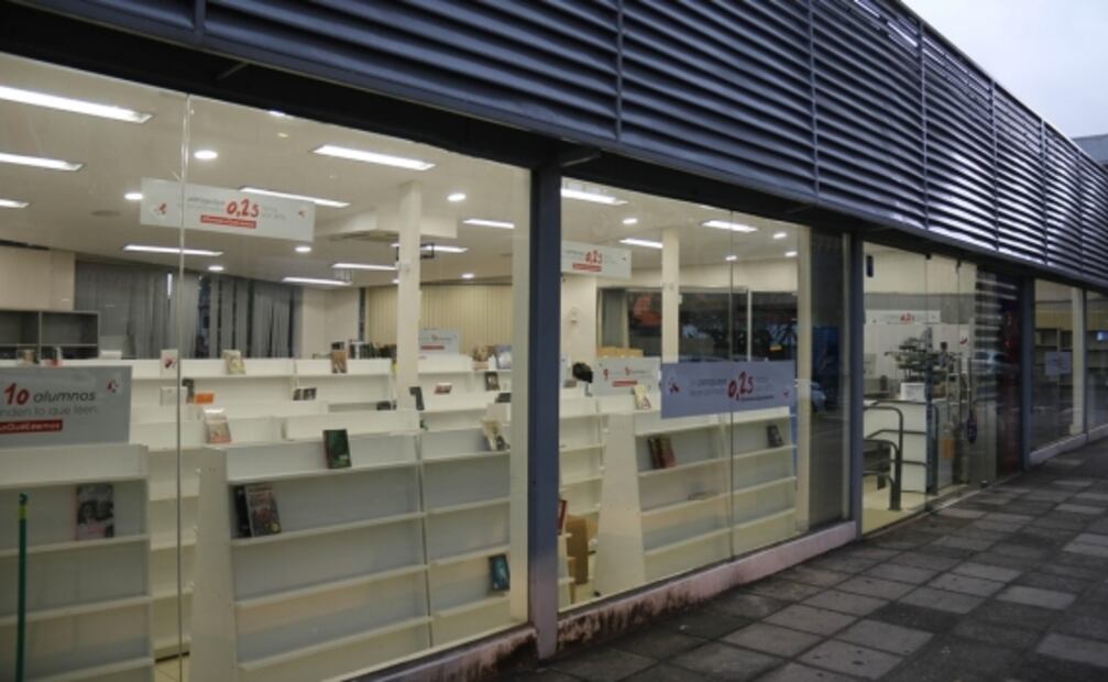 Librería vacía sus estanterías en el Día del Libro de Paraguay