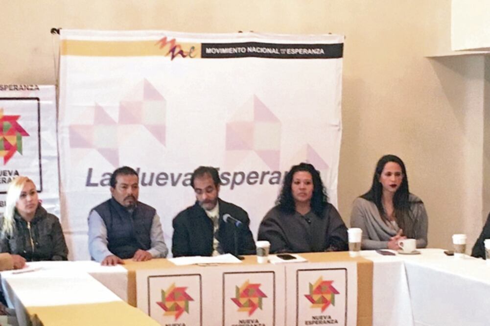 Elección. Acompañado de funcionarios que renunciaron al sol azteca, René Bejarano aseguró la decisión de apoyar a Morena será para bien. (ESPECIAL)