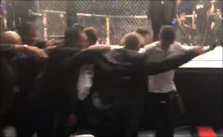 Afición agrede a peleadores de la UFC en la Arena CDMX