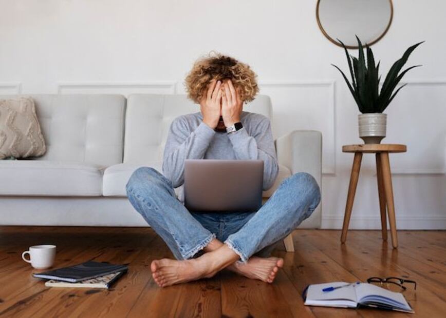 Superar la desmotivación requiere un esfuerzo consciente y estratégico. Fuente: Freepik.