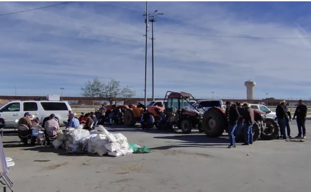Liberan agricultores puentes internacionales en Chihuahua; permanecen dos más cerrados.
Foto: Especial.
