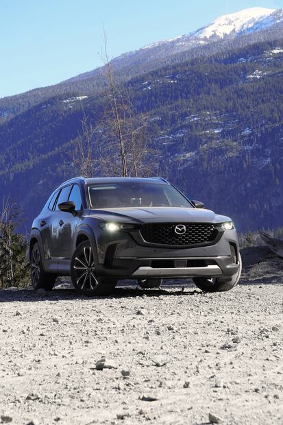 El Mazda CX-50 es el nuevo SUV de la casa japonesa, con espíritu más aventurero.