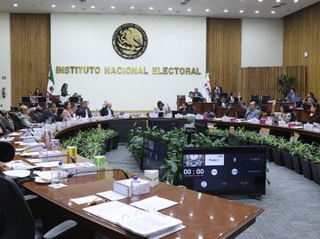 Javier López Casarín excedió gastos de campaña, determina el INE