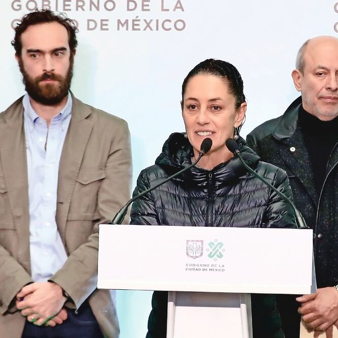 El secretario de Movilidad, Andrés Lajous, la jefa de Gobierno capitalina, Claudia Sheinbaum, y el director general de Servicios de Transportes Eléctricos de la Ciudad de México, Guillermo Calderón Aguilera, en conferencia de prensa. Foto: IRVIN OLIVARES