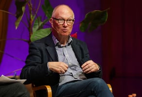 “En EU y México hay amenazas contra la democracia”: Ian Buruma