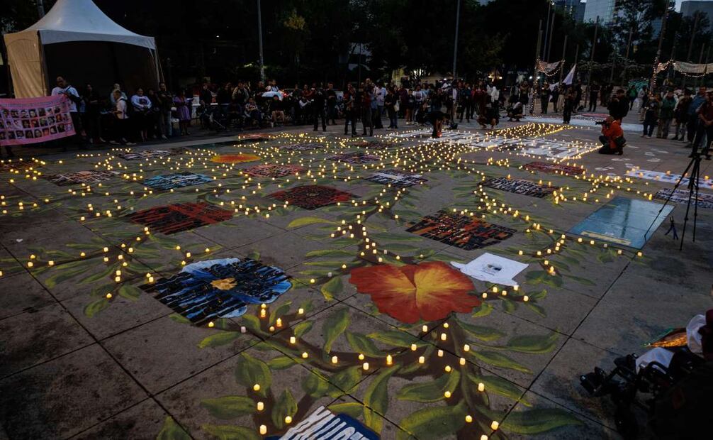 Colectivos de madres buscadoras se reúnen en el monumento a la madre para la velada previo al 10 de Mayo. Foto: Yaretzy M. Osnaya EL UNIVERSAL