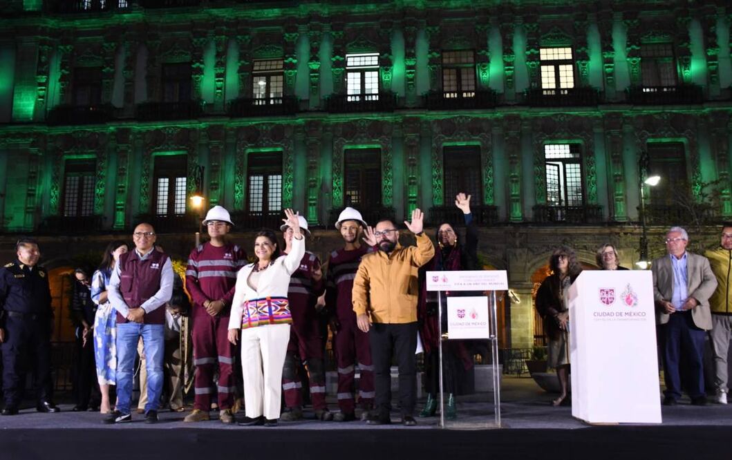 Clara Brugada encabeza el encendido de luces por Mundial 2026 (11/06/2025). Foto: Especial