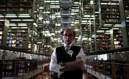 Echan a Daniel Goldin de su oficina