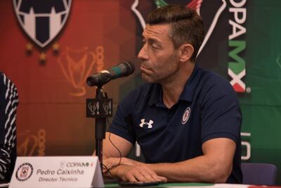 Estamos solos contra todos: Caixinha