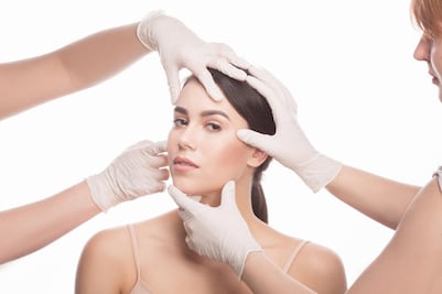 5 riesgos del lifting facial que promete desafiar el envejecimiento