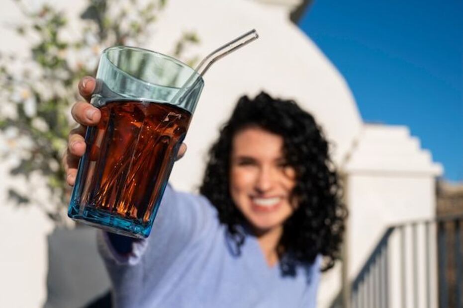 El impacto de beber soda en los riñones. Fuente: Freepik.