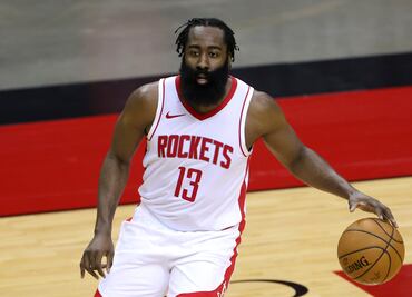 James Harden, multado por violar protocolos Covid-19 de la NBA