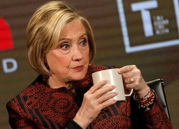 Acaban pesquisas por correos de Hillary Clinton; 38 personas cometieron infracciones