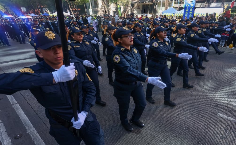 Desfile por el Día del Policía. Foto: Luis Camacho