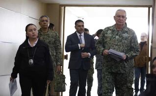 Trasladan 25 reos peligrosos de Michoacán a penales federales; su permanencia implicaba riesgos, señala Harfuch