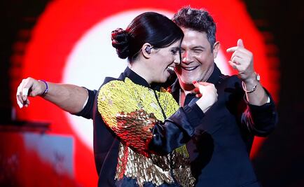 Cantante le queda mal a Alejandro Sanz en el escenario