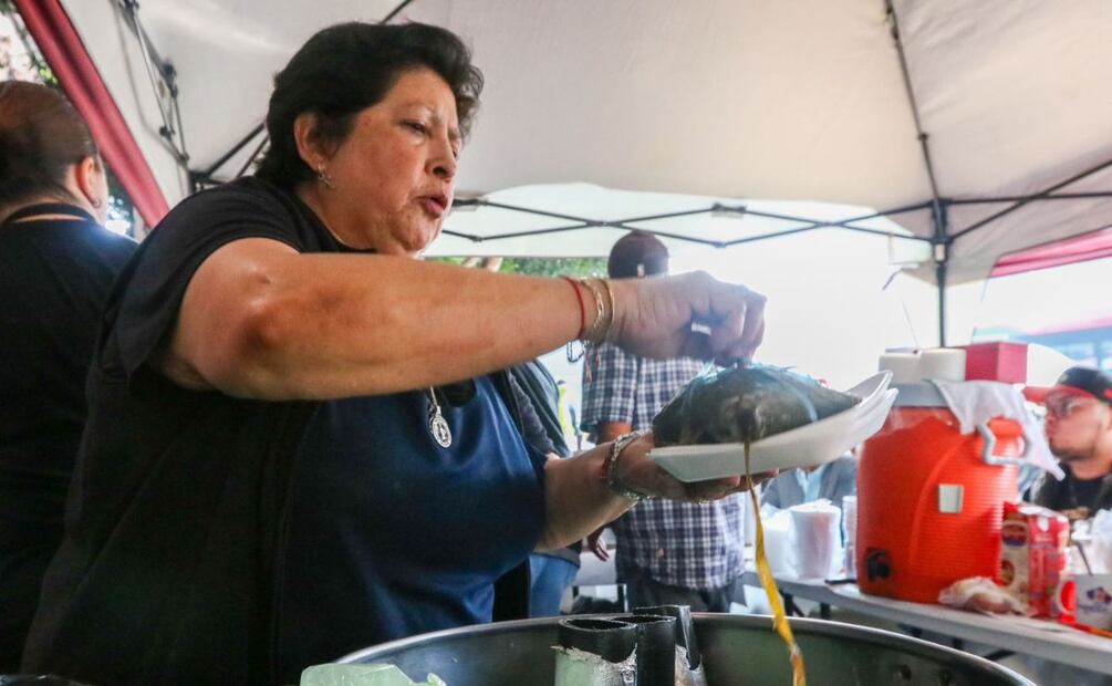 Historias de tamal: tradición y esfuerzo en el Día de la Candelaria; vendedores duplican su producción. Foto: Axel Sánchez