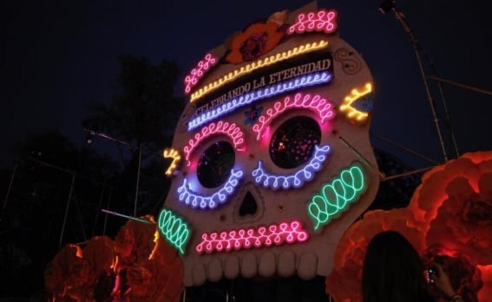 Inauguran recorridos nocturnos en Bosque de Chapultepec por Día de Muertos