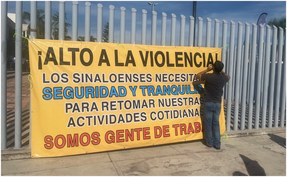 Grupos se manifestaron en el exterior del recinto parlamentario en protesta por la violencia en Sinaloa (29/11/2024). Foto: Oficial
