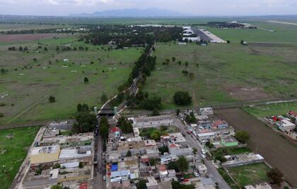 Semarnat da luz verde a construcción del aeropuerto de Santa Lucía