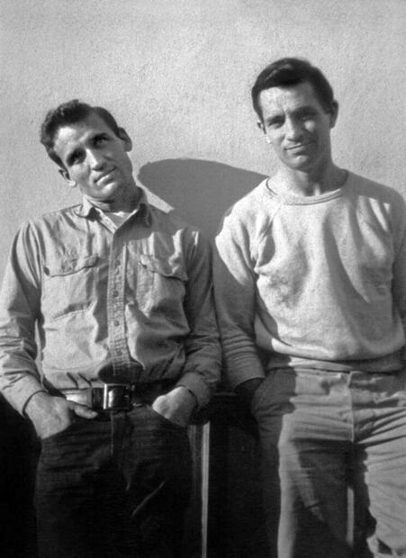 Neal Cassady (izq.) fue un beat que no escribió con gran frecuencia, pero sí influyó en muchos escritores por ser la inspiración del protagonista de “En el camino”, la novela insignia de la Generación Beat y de su amigo Jack Kerouac (der), con quien viajó a México. ESPECIAL.