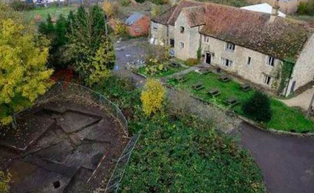 Alrededor de cien esqueletos fueron desenterrados cerca del estadio de futbol del Oxford United, próximo a la zona en que se hallaba Littlemore Priory, un antiguo convento fundado en el año 1100, en Gran Bretaña. FOTO: Daily Express/BritishNews