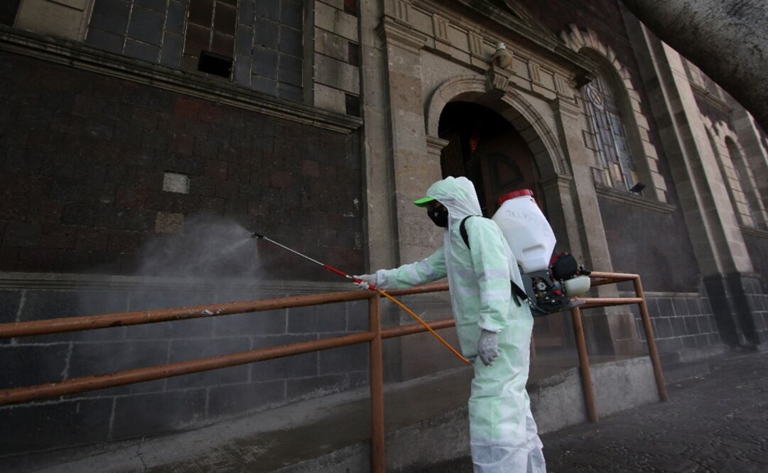 There are many kinds of heroes fighting the COVID-19 pandemic - Photo: Carlos Mejía/EL UNIVERSAL
