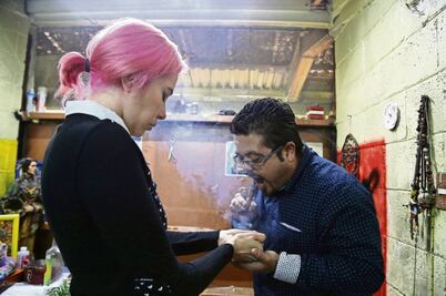 Amuletos: Crisis desplaza peticiones de amor