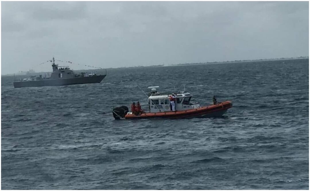 Fue localizada la lancha "Halcón 1" en Yucatán tras el paso del huracán "Milton"; los cuatro pescadores siguen en calidad de desaparecidos. Foto: Especial