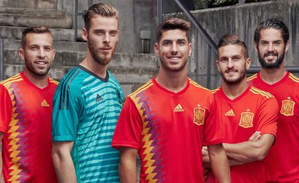 La camiseta mundialista de España crea polémica por un efecto óptico