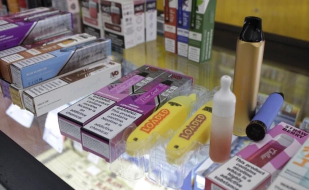 Suspensión de actividades y decomisos, así va la aplicación de las nuevas reglas sobre venta de cigarros en la CDMX