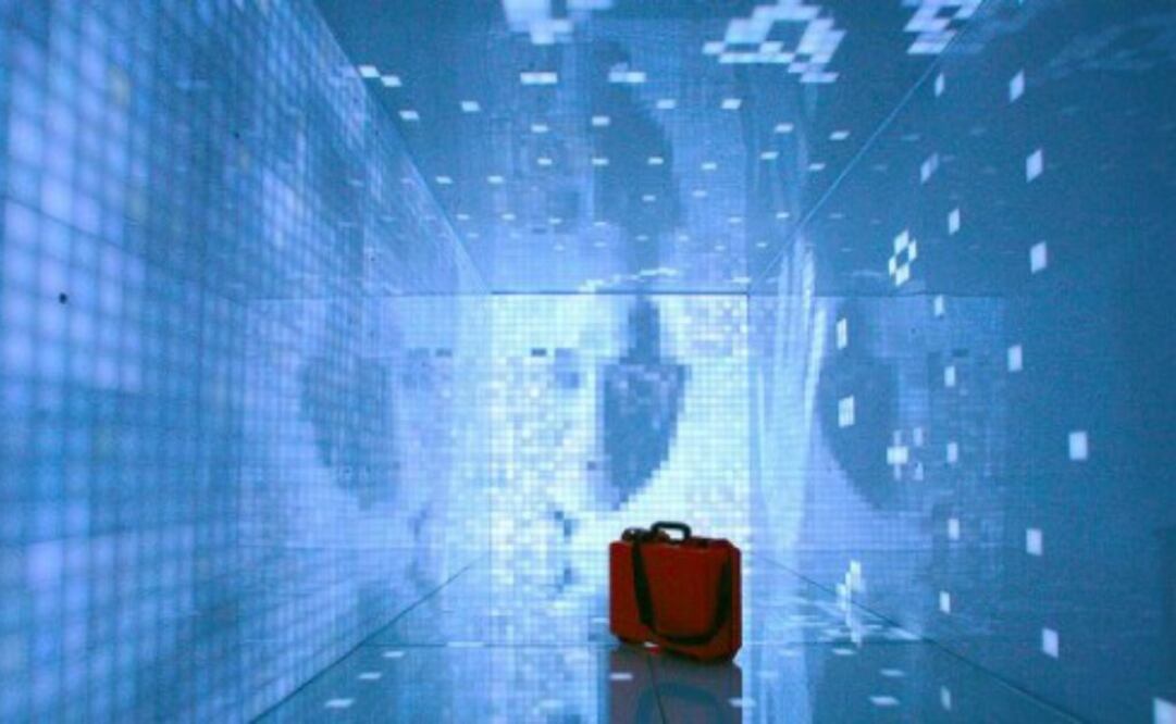 La inevitabilidad de la muerte plantea nuevos desafíos en el ciberespacio y las personas al igual que las redes sociales y otros sitios en Internet se están viendo obligados a lidiar con ello