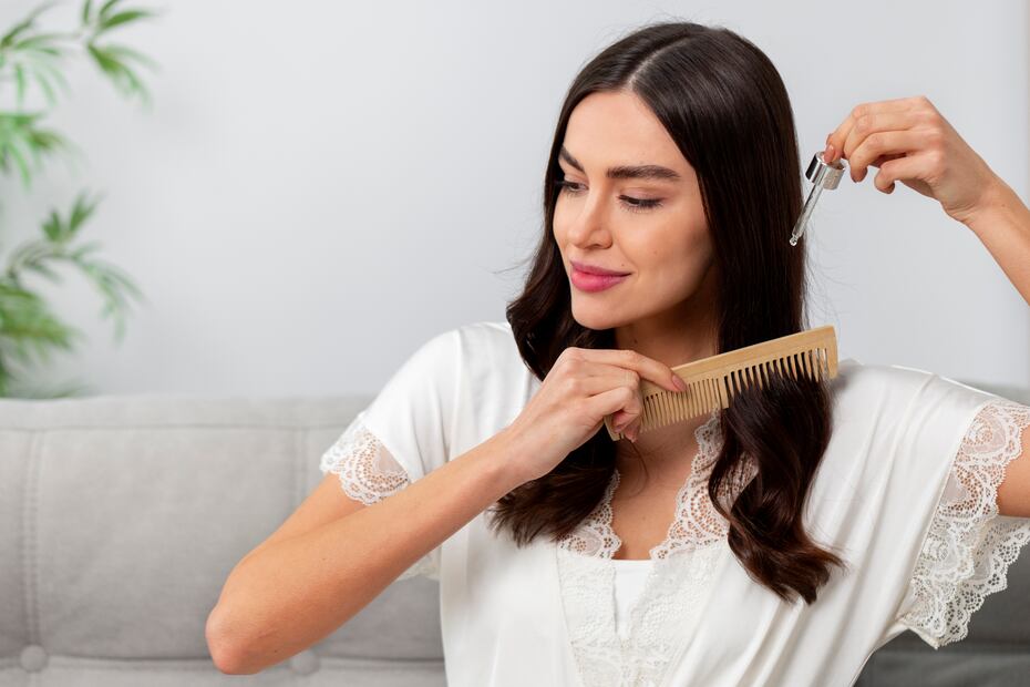 Cuidado del cabello con biotina. Foto: Freepik