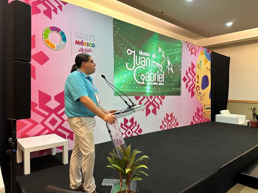 Felipe Rojas en conferencia de prensa durante el Tianguis Turístico 2024. Foto: Museo Juan Gabriel