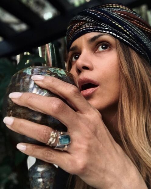 Halle Berry se muestra sin maquillaje y luce hermosa