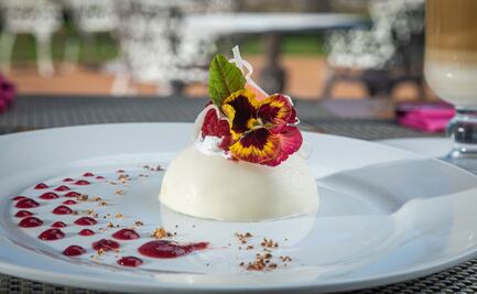 Panna Cotta con salsa de fresas