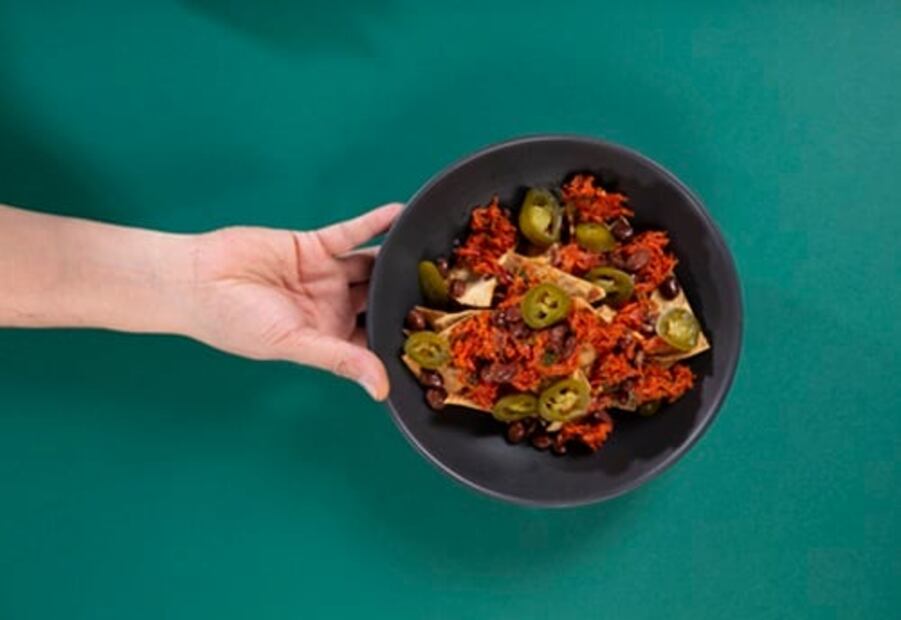 Dale un giro a los clásicos nachos con un chilli de marlin