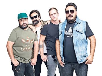 Las polémicas portadas de discos que le han dado fama a Molotov, The Beatles y Maná