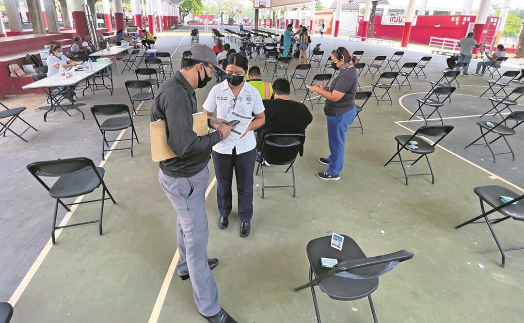 La afluencia a los centros de vacunación hasta el momento ha sido escasa. Foto: luma lópez/ EL UNIVERSAL 