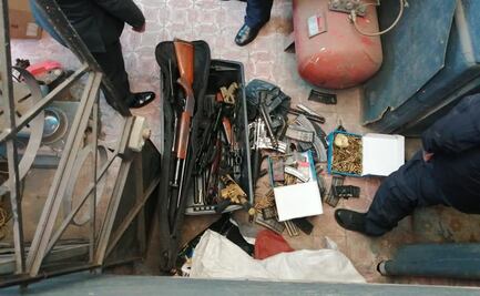 Policías decomisan arsenal en Gustavo A. Madero; detienen a dos