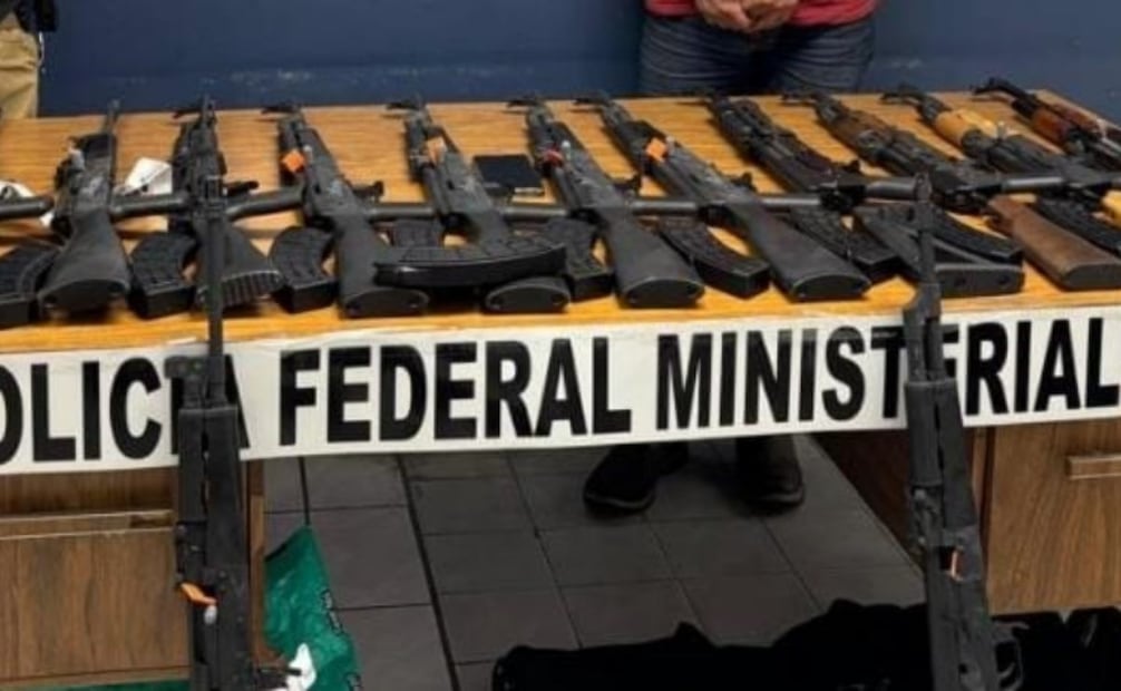 Armas decomisadas por autoridades en Sinaloa (01/10/2025). Foto: Especial